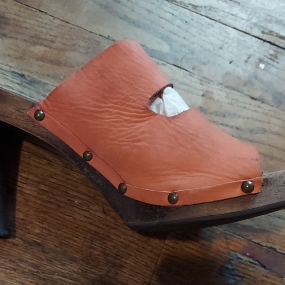 4 For $12 Gianni Bini Orange Mules with Decorative Buckles - Picture 10 of 12